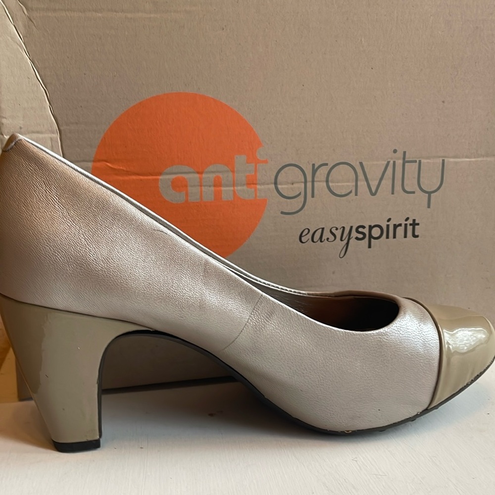 Easy Spirit 9 Wide Taupe Anti-Gravity 3” Heels